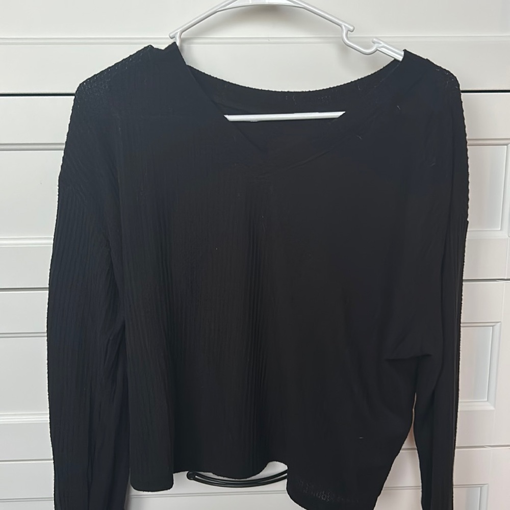 Aeropostale black v-neck long sleeve